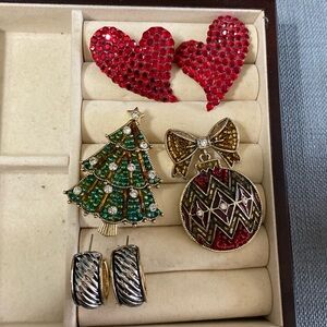 Holiday jewelry bundle